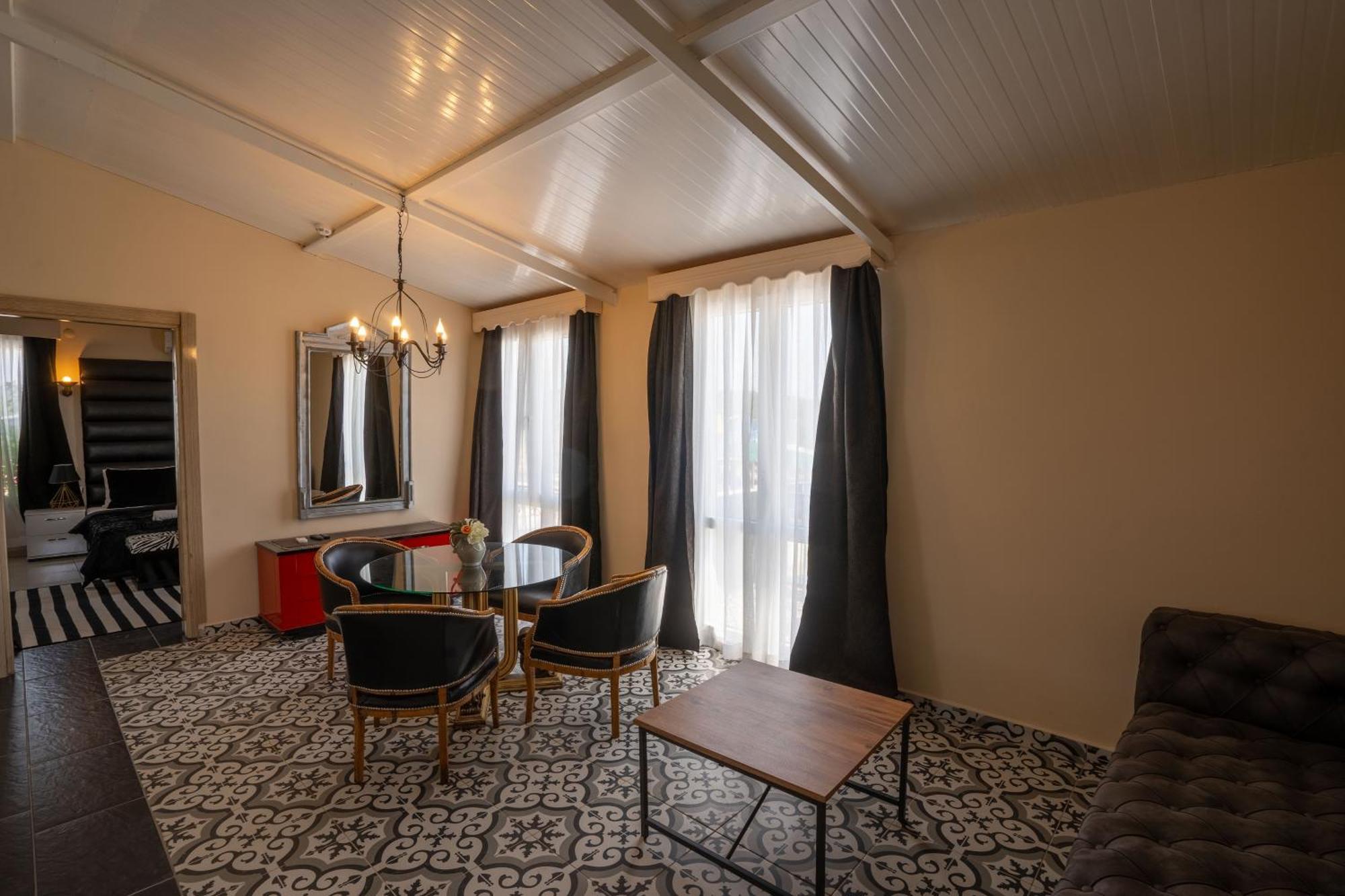 Simlarda Country Club Ayvalik Villa ภายนอก รูปภาพ